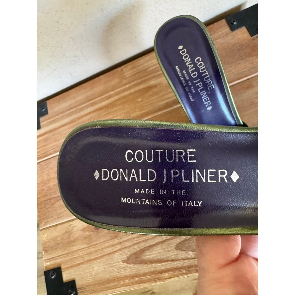 Vintage Couture DonaldJ. Pliner Green Leather Brass Buckle Slide Heels  Size 8.5